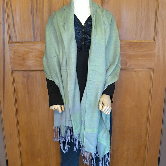 Green and Gray Wrap/Scarf - Picture 3 of 6